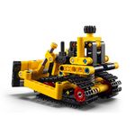 LE42163_673419386753_03